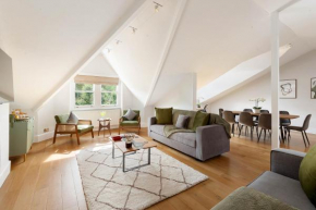 Lovely Central Apartment with Park Views